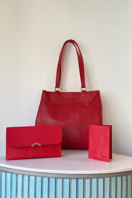 Set Garniè – Cartera Regina & Esenciales Set Garniè – Cartera Regina & Esenciales