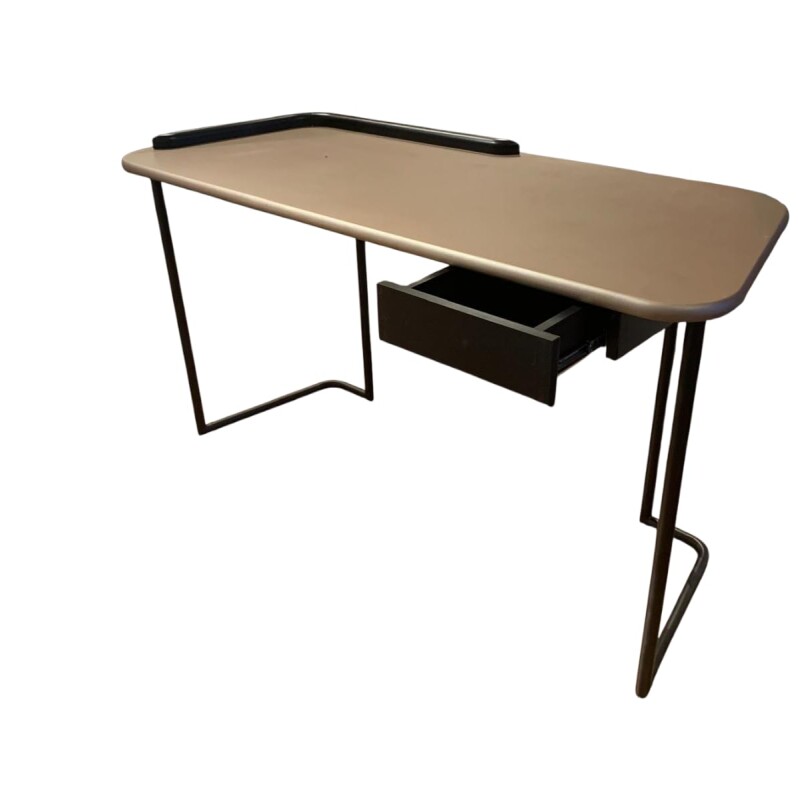 ESCRITORIO 1 CAJON TAPA MADERA CHOCOLATE SUAVE PATAS EN HIERRO LAQUEADAS EN NEGRO ESCRITORIO 1 CAJON TAPA MADERA CHOCOLATE SUAVE PATAS EN HIERRO LAQUEADAS EN NEGRO