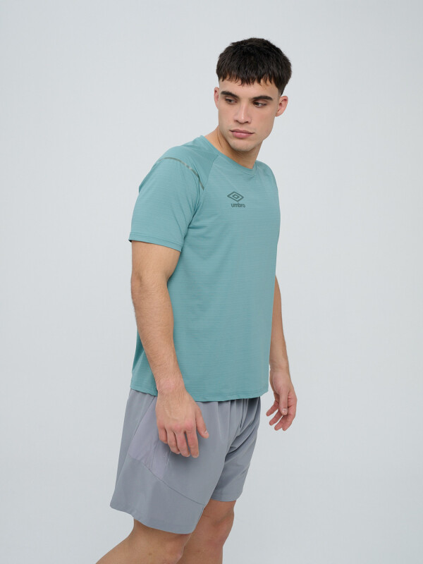 REMERA TERREN Umbro Hombre 00v