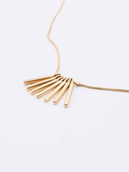 CADENA CON DIJE DORADO