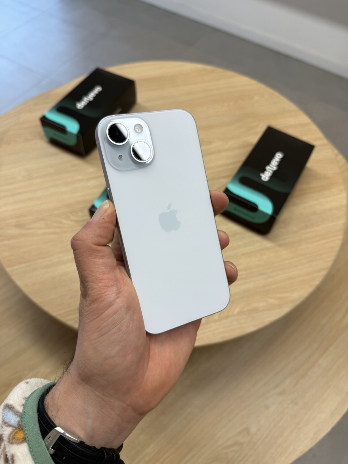 iPhone 15 128GB - Blue — denuevo