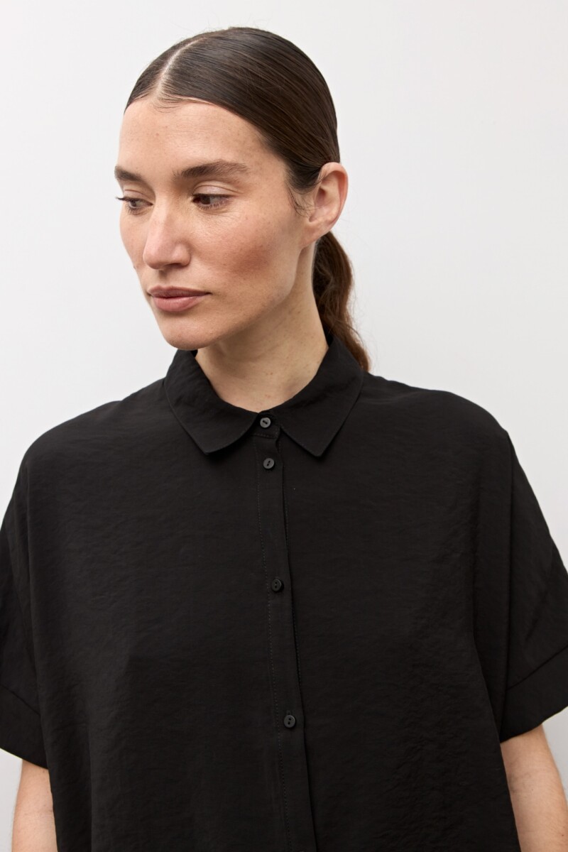 Camisa manga corta negro