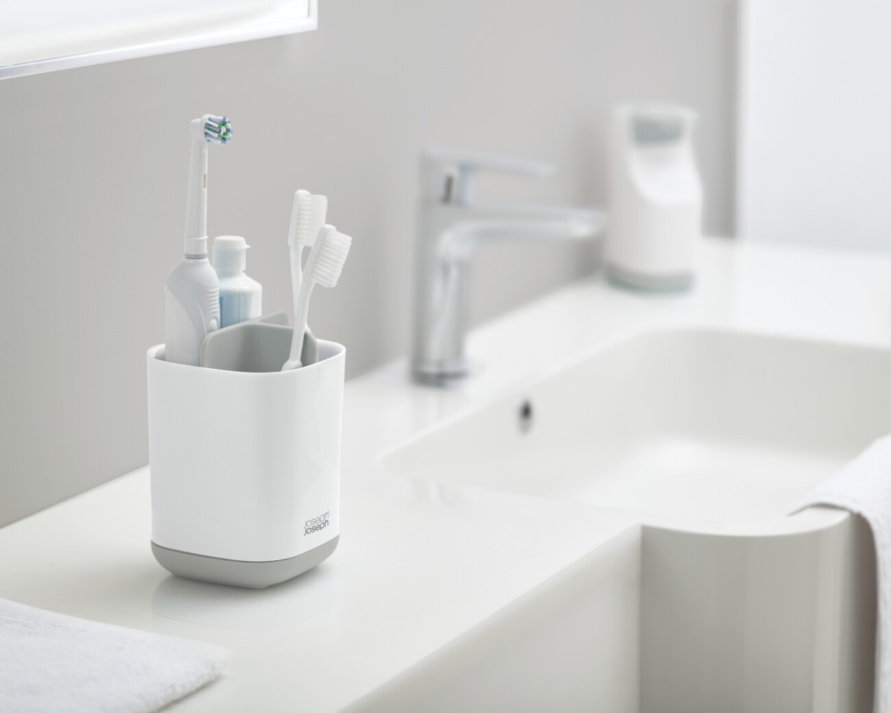 Organizador para Cepillos de Dientes Joseph Joseph EasyStore™ Gris Claro - PREVENTA Organizador para Cepillos de Dientes Joseph Joseph EasyStore™ Gris Claro - PREVENTA
