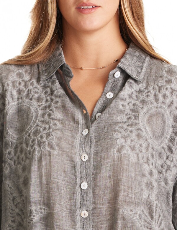 Camisa Algodon Bordada GRIS