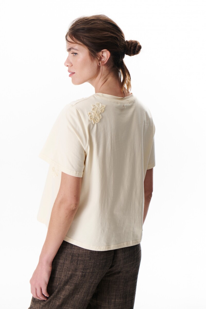 REMERA BLOOM CRUDO