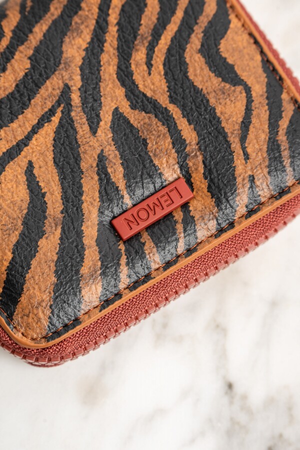 Billetera Animal Print Camel