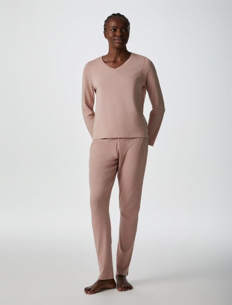 PIJAMA CON PANTALÓN LARGO ROSA