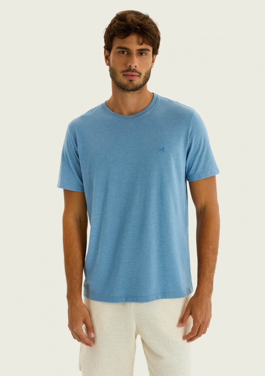 CAMISETA BÁSICA WORLD CON BORDADO - GRIS 