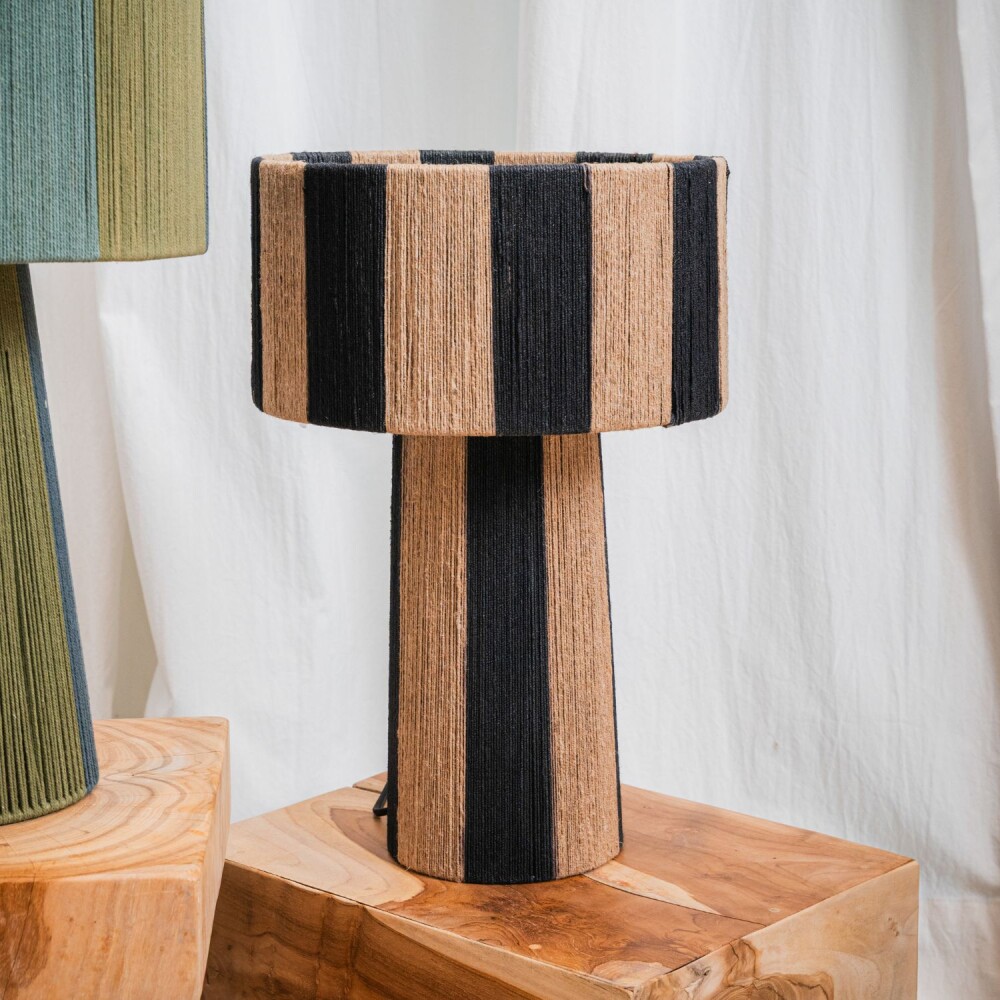 Lámpara de mesa Jullan, Negra y natural Lámpara de mesa Jullan, Negra y natural