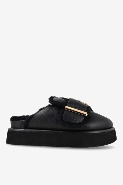 ZUECO CON PLATAFORMA Y PELO Negro