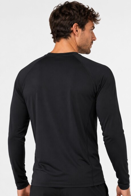 REMERA UV HOMBRE CON RANGLAN Negro