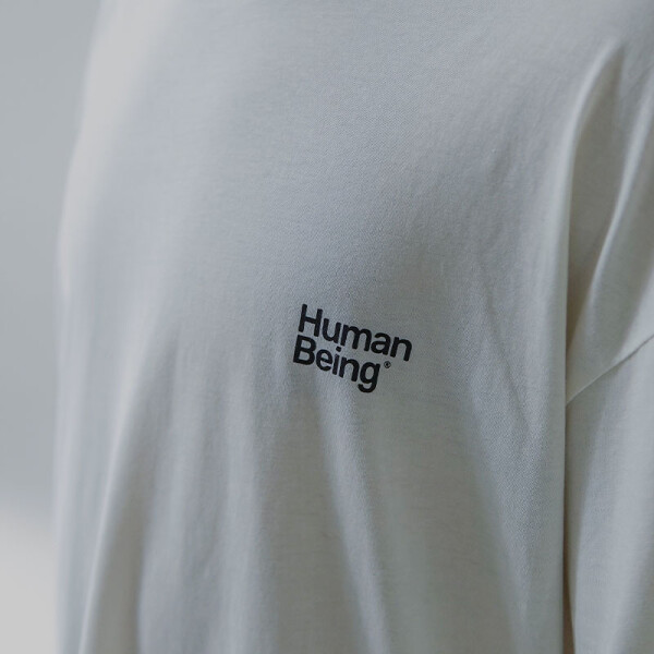 Remera Pulau Human Being Crema