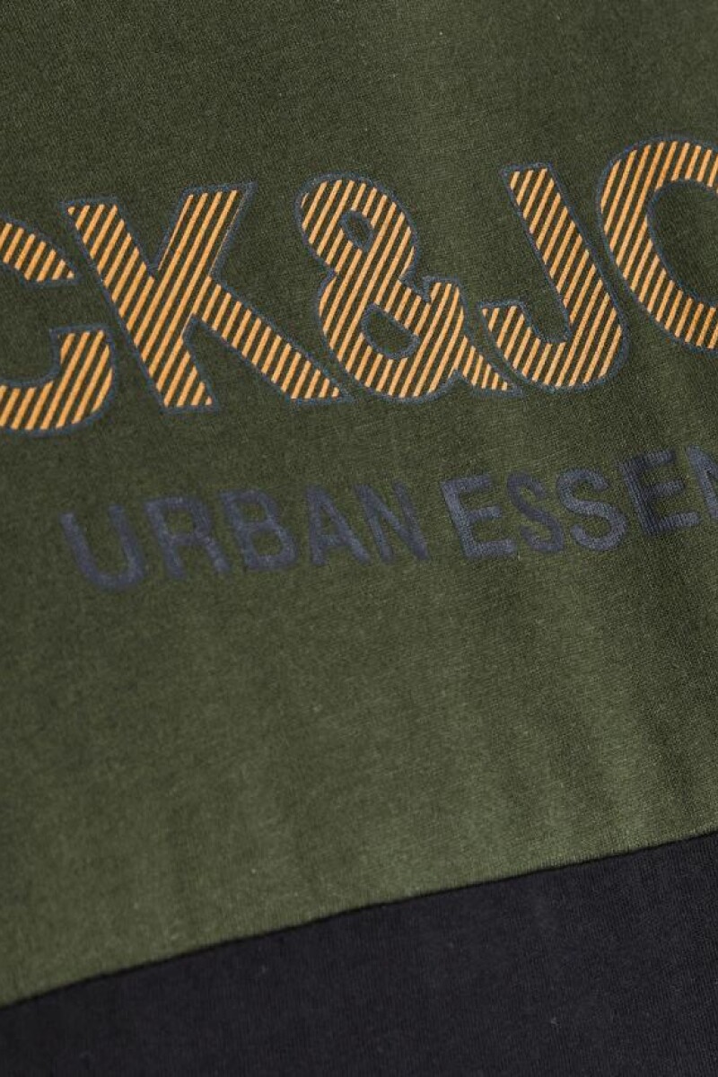 Camiseta Urban Forest Night