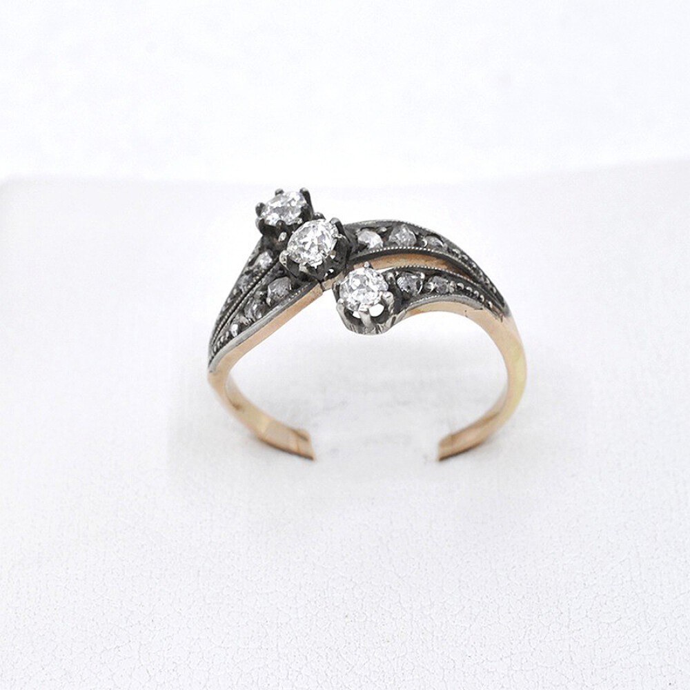 Anillo Oro 18K Con Brillantes Y Diamantes Anillo Oro 18K Con Brillantes Y Diamantes