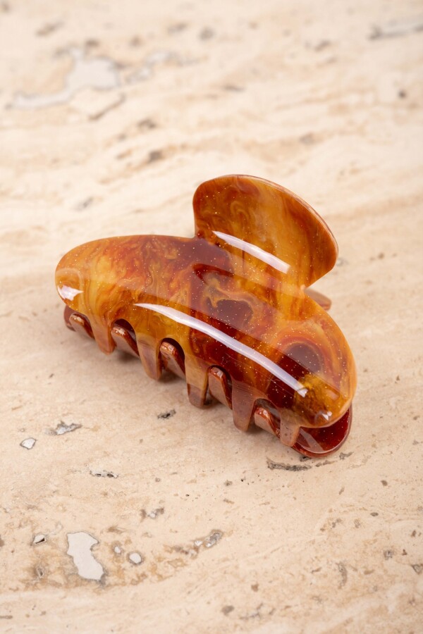 Broche Marron