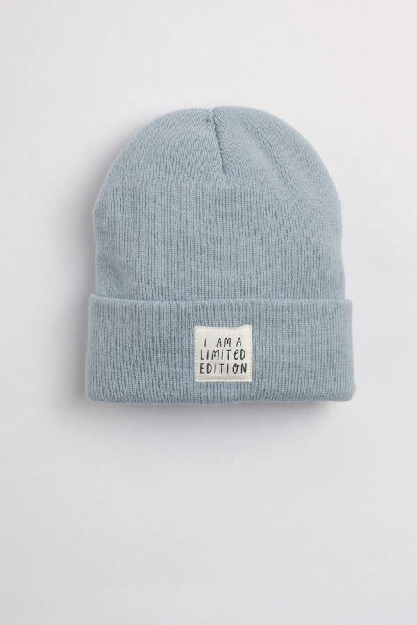 Gorro punto bordado arcoiris Celeste