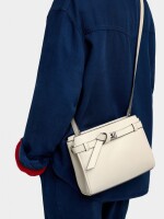 Bolso Bandolera Con Detalle De Cinturón crudo