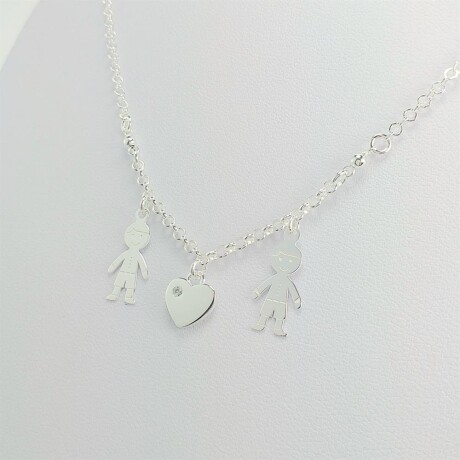 Gargantilla de plata 925, modelo rolito con dijes. Linea Kids, dos varones y corazon con circonia. Gargantilla de plata 925, modelo rolito con dijes. Linea Kids, dos varones y corazon con circonia.