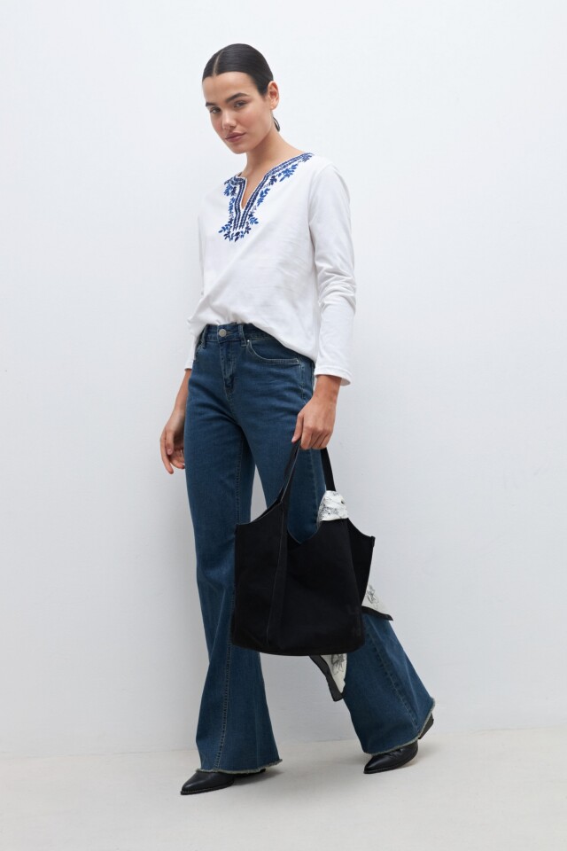 Remera bordada blanco