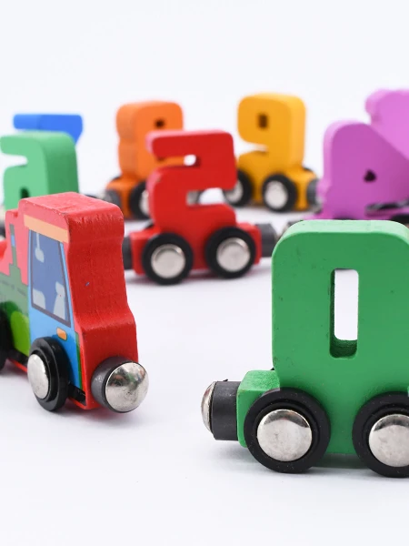 TREN MADERA IMANES MULTICOLOR MULTICOLOR