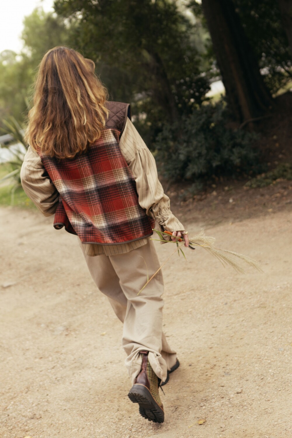 Saddle Vest Rojo / Chocolate