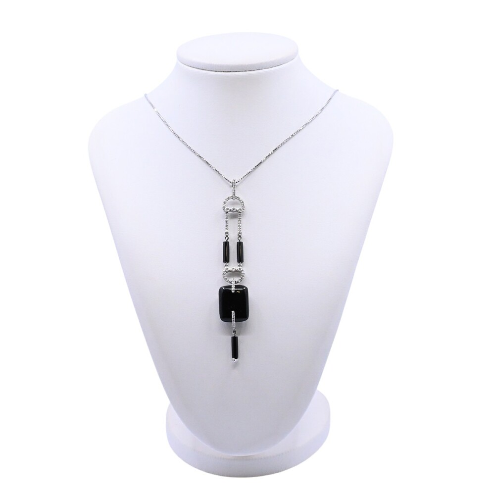 Colgante oro 18k blanco con brillantes y onix. Colgante oro 18k blanco con brillantes y onix.