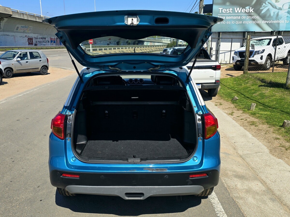 Suzuki Vitara GLX EXCELENTE ESTADO! | Permuta / Financia Suzuki Vitara GLX EXCELENTE ESTADO! | Permuta / Financia