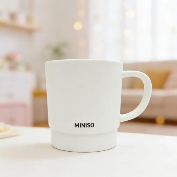 Taza plástica blanca