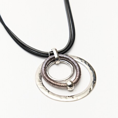 COLLAR GENOVE Plateado