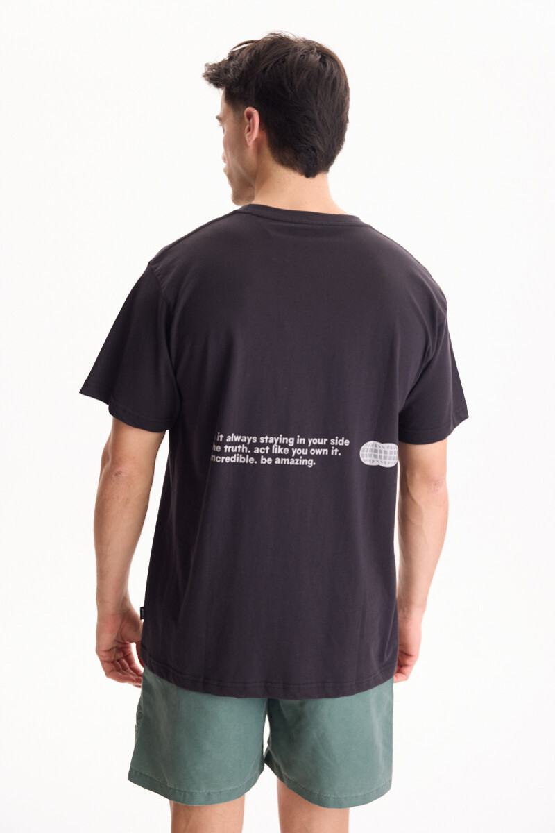 Remera Own Negro