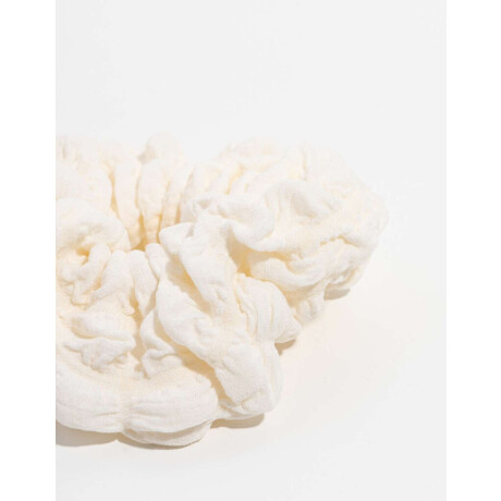 Scrunchie Con Textura Blanco Crudo