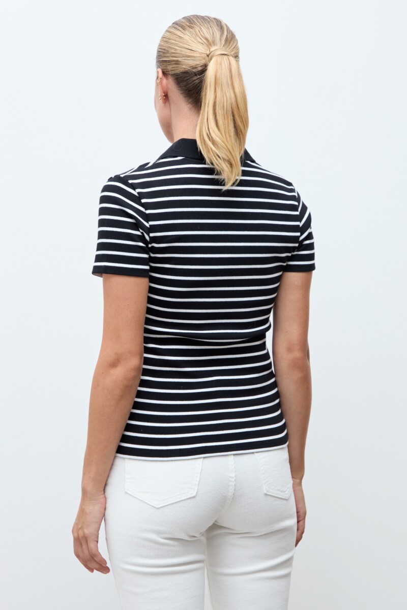 Remera canalé cuello polo negro