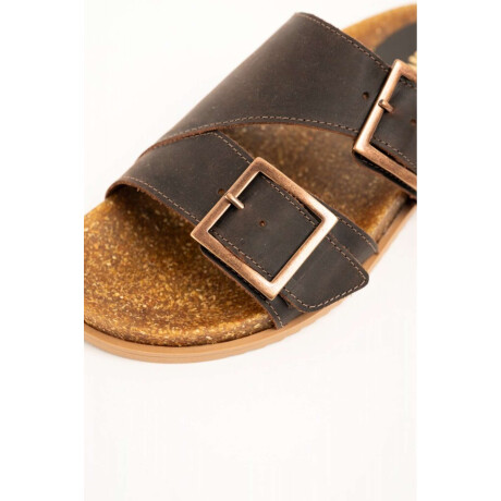 Sandalia De Doble Hebilla Chocolate