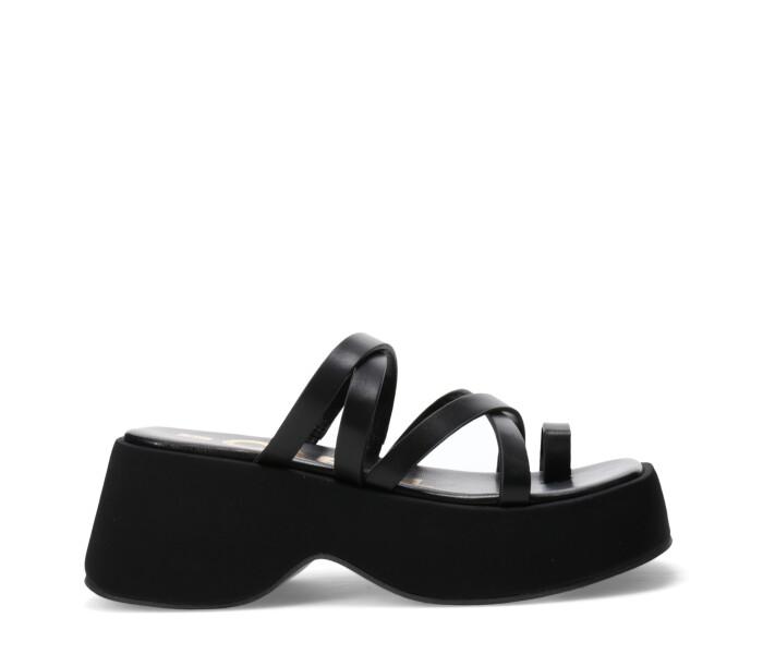 Sandalia SARBAND con tiras y plataforma Black