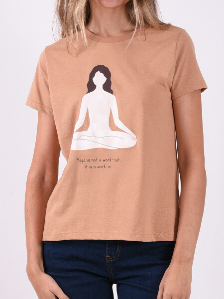 REMERA YOGA MARRON