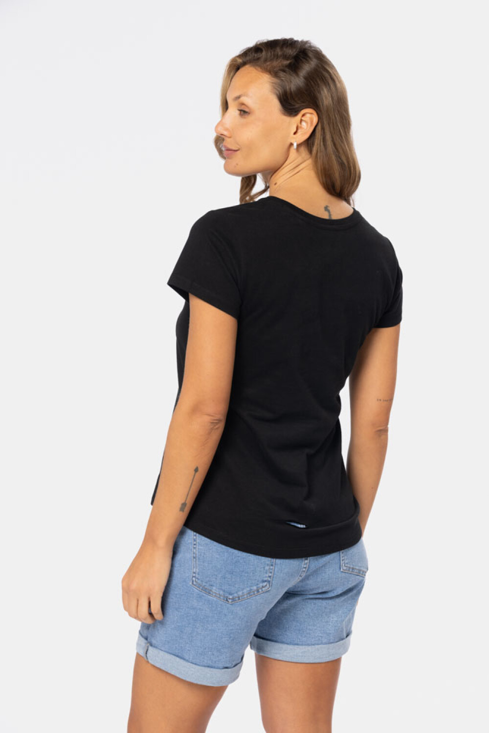 REMERA LISA Negro