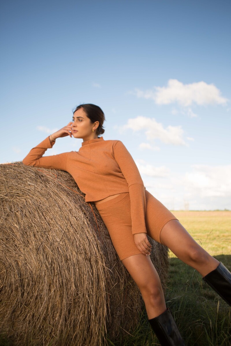 COMFY BIKER FW22 - Camel 