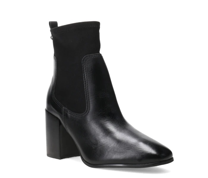 Bota MUME en punta Preto