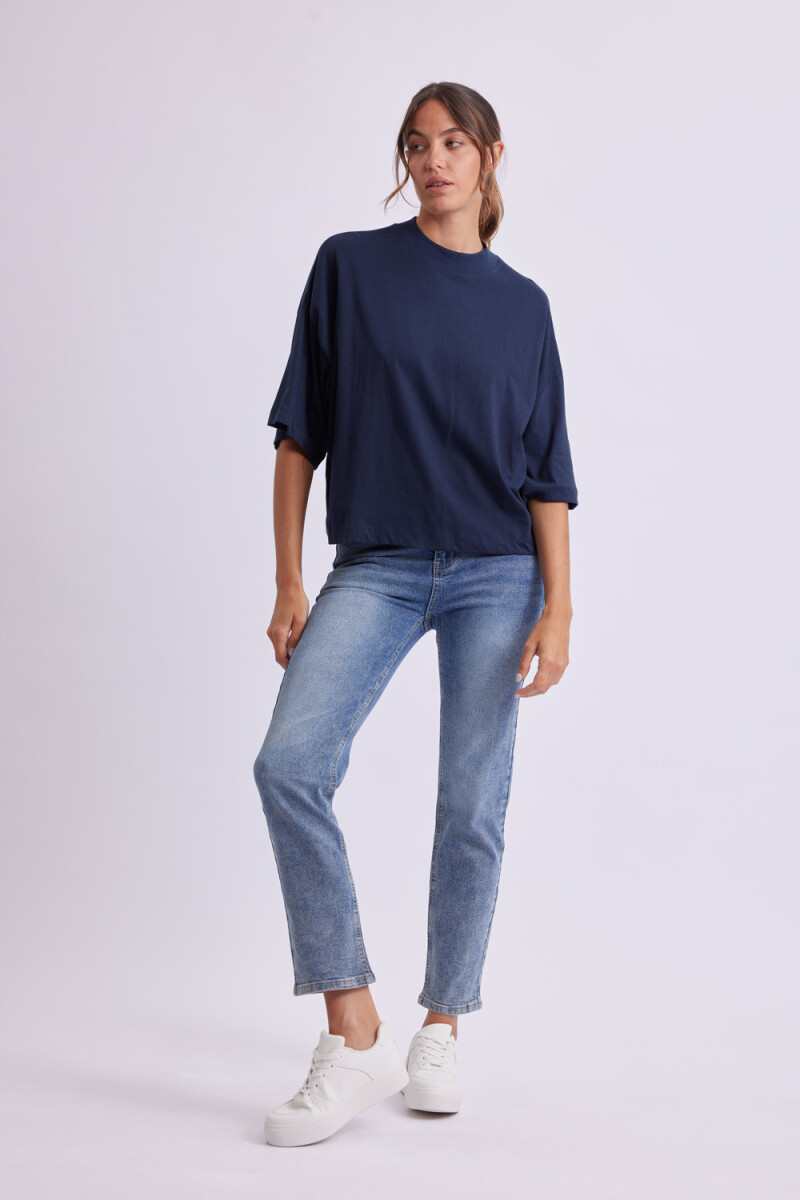 Remera 3/4 Cuello Alto Azul Marino