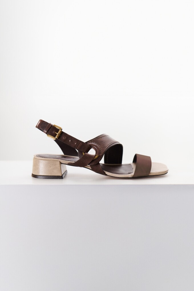 SANDALIA ICONO MARRON