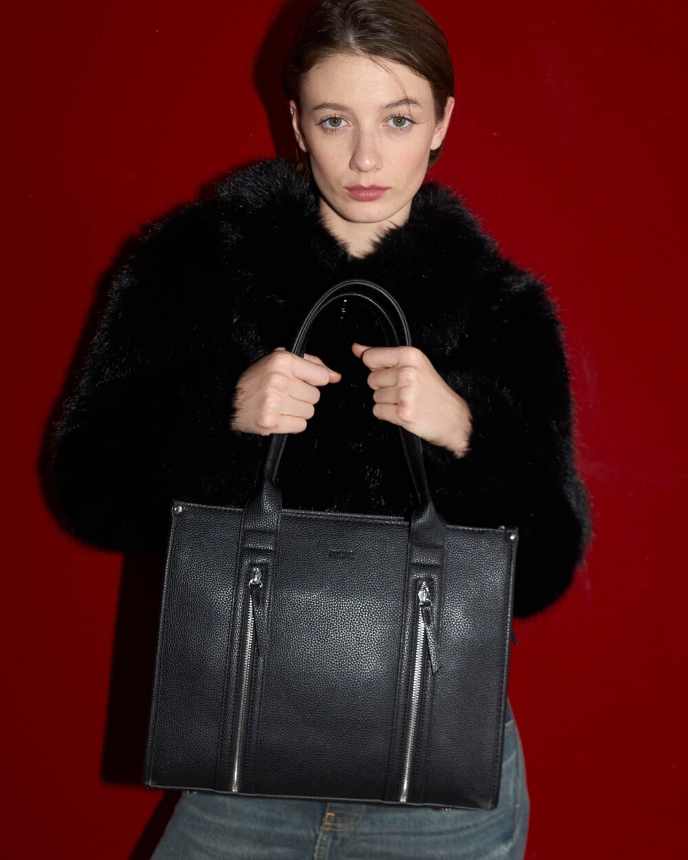 Shopper Oak En Efecto Cuero Graneado Negro