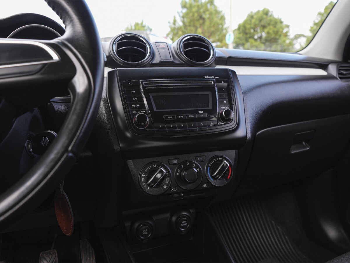 Suzuki Swift Gl 1.2 EXCELENTE ESTADO! | Permuta / Financia Suzuki Swift Gl 1.2 EXCELENTE ESTADO! | Permuta / Financia