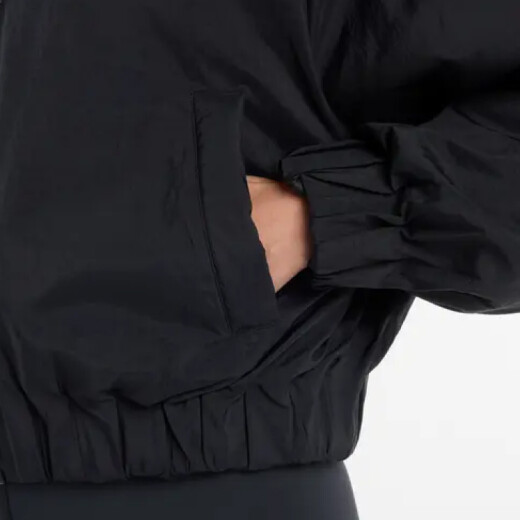 Campera New Balance - Negro Campera New Balance - Negro