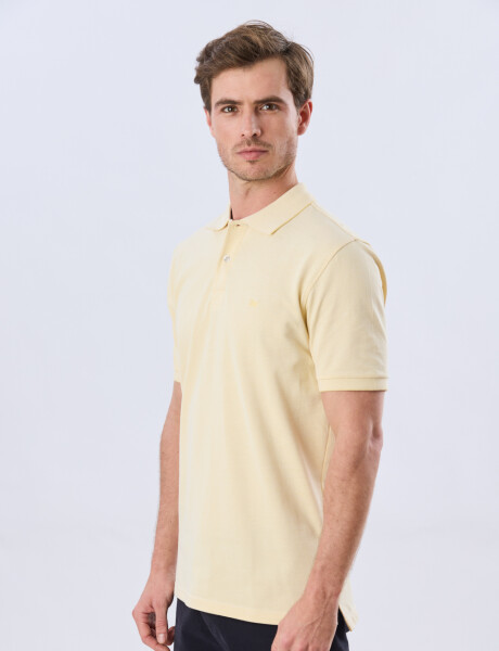 REMERA POLO LISA PIQUÉ Amarillo