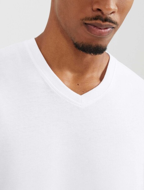 CAMISETA BÁSICA WORLD CUELLO EN V BLANCO
