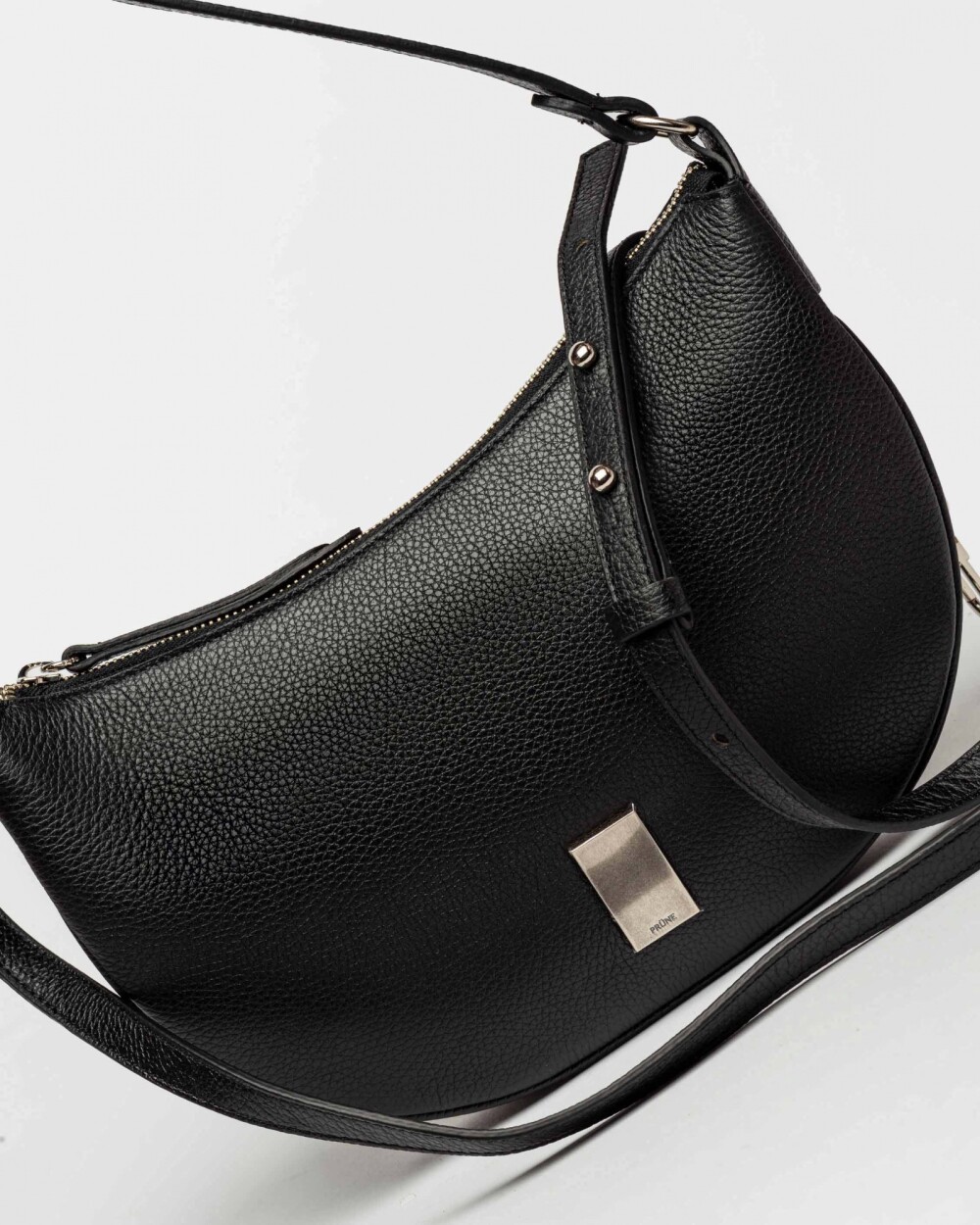 Cartera al Hombro Lua En Cuero Graneado Negro