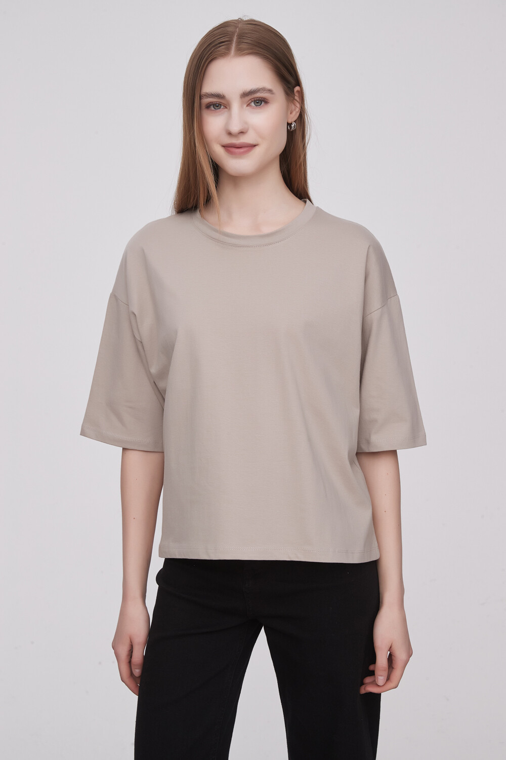 Remera Ahrnia Cemento