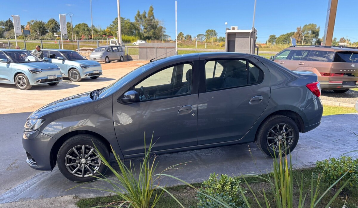 Renault Logan Expression - 2014 Renault Logan Expression - 2014