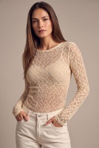 Remera Encaje Beige
