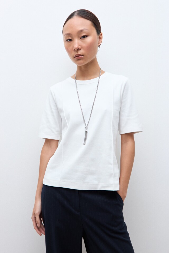 Remera cortes verticales blanco
